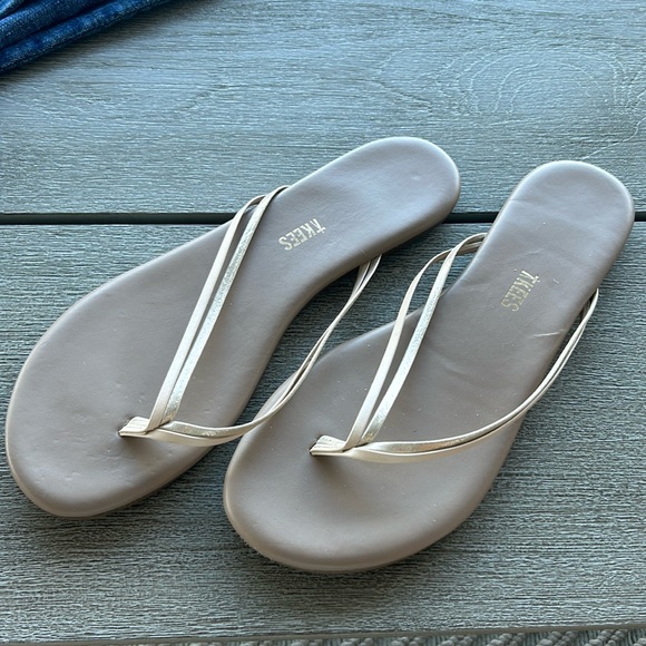TKEES Double Strap Sandals  9 Light Gold/Beige - Picture 1 of 7